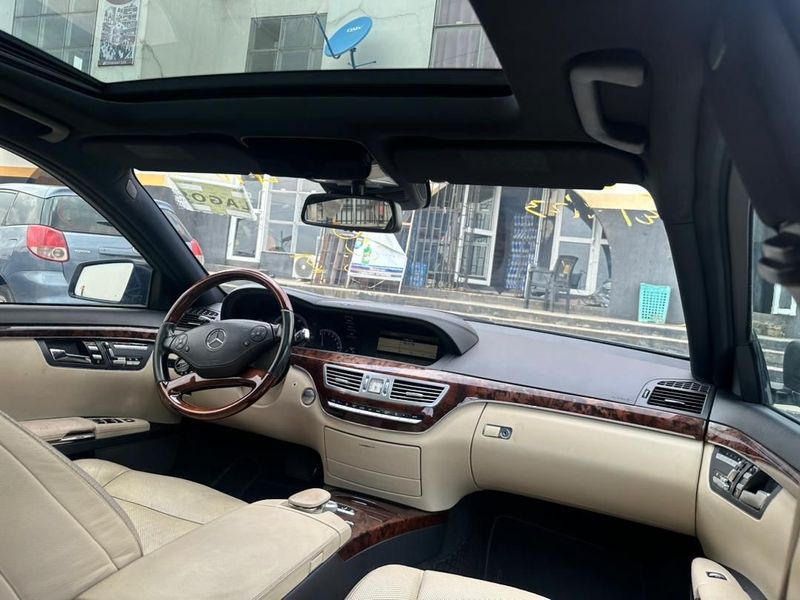 Thumbnail 9 of 2012 Mercedes-Benz S-Class S550